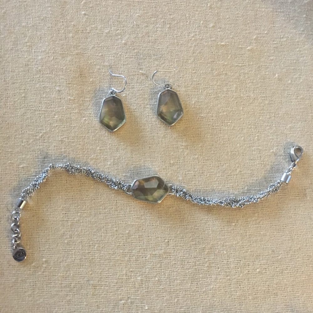 Bracelet and earring set